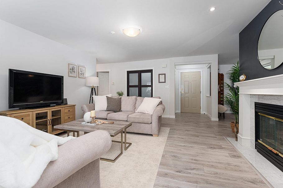 212 3690 Banff Court North Vancouver, BC - 3