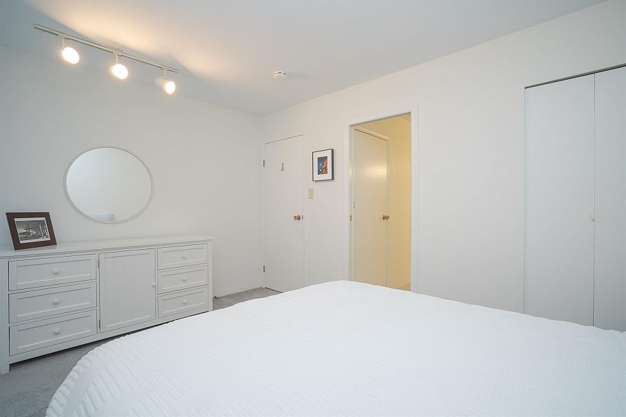 1346 Laburnum Street Vancouver, BC - 22