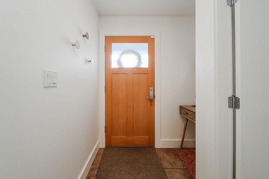 141 W 13th Avenue Vancouver, BC - 12