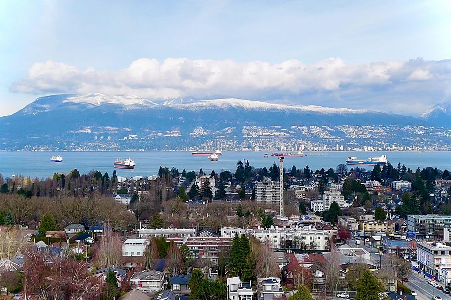 3762 W 13th Avenue Vancouver, BC - 1