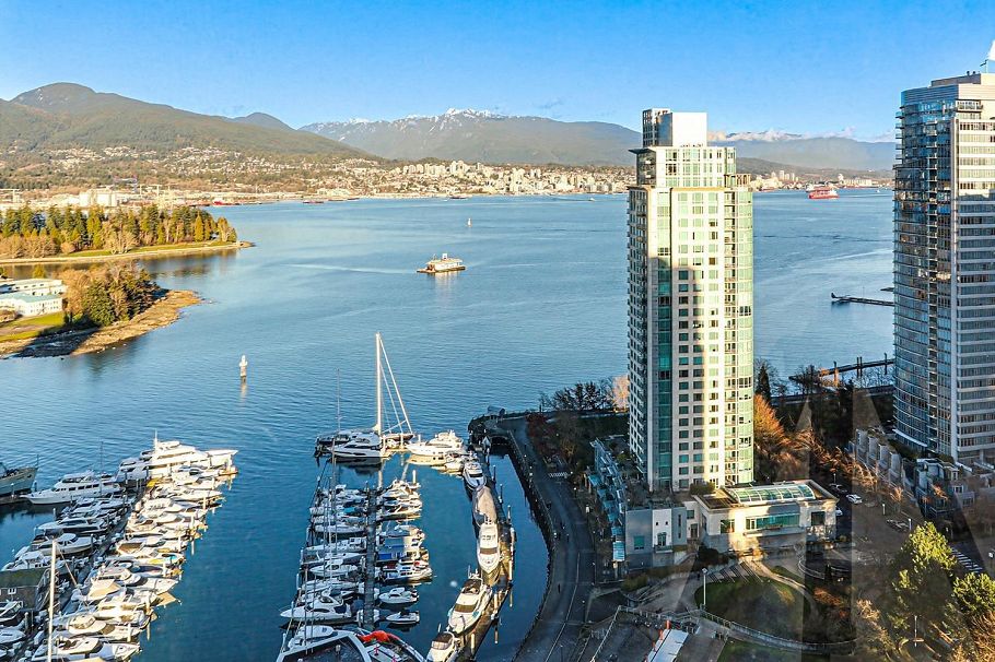 702 588 Broughton Street Vancouver, BC - 1