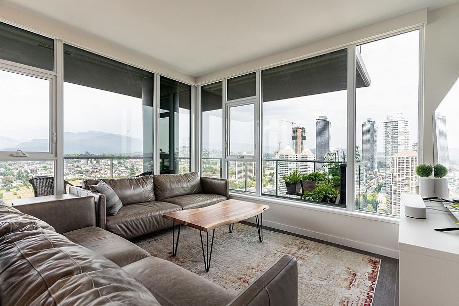 2707 4168 Lougheed Highway Burnaby, BC - 1