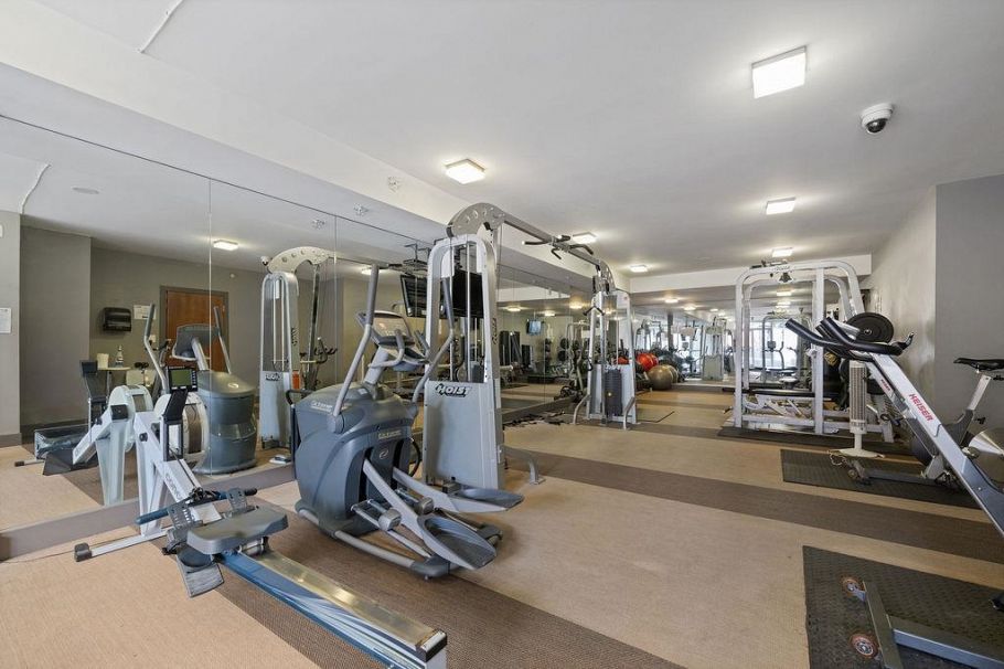 213 221 Union Street Vancouver, BC - 25