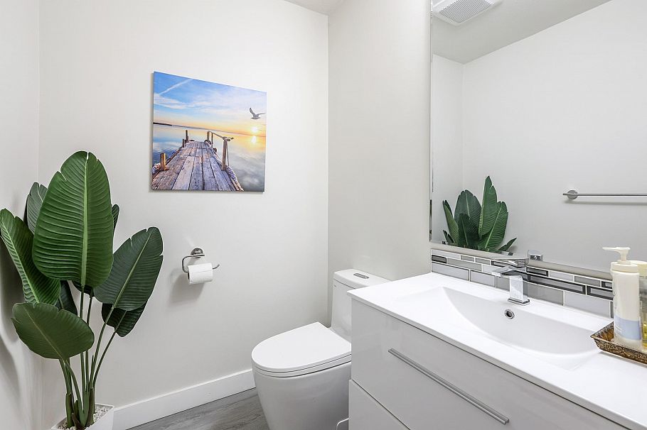 10 838 Tobruck Avenue North Vancouver, BC - 21