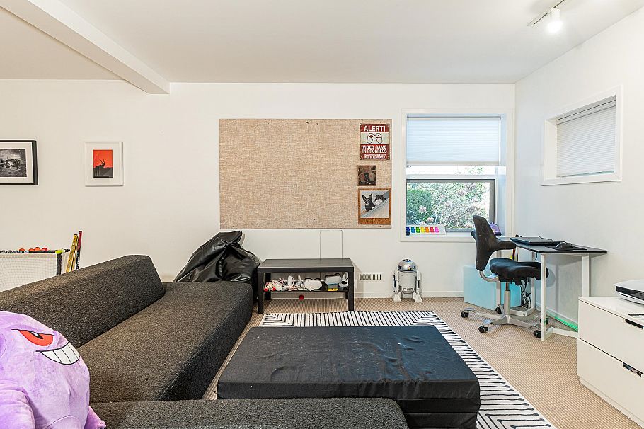 3762 W 13th Avenue Vancouver, BC - 20