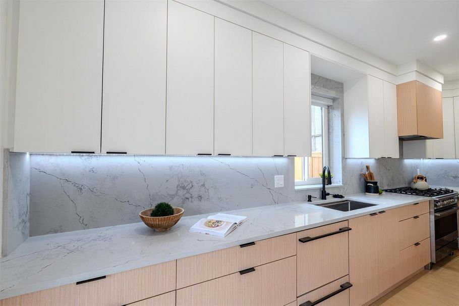 2 3576 E Pender Street Vancouver, BC - 14