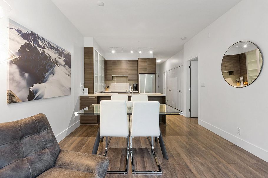 406 3606 Aldrecrest Drive North Vancouver, BC - 10