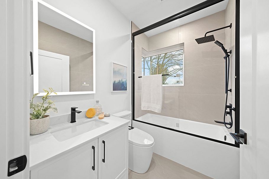 1 1967 E 13th Avenue Vancouver, BC - 27