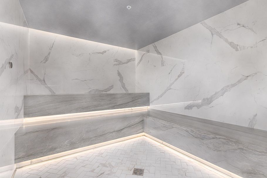 4304 4168 Lougheed Highway Burnaby, BC - 5