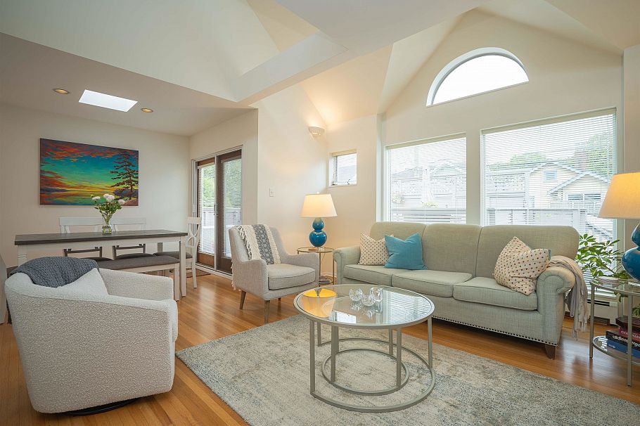 1346 Laburnum Street Vancouver, BC - 2