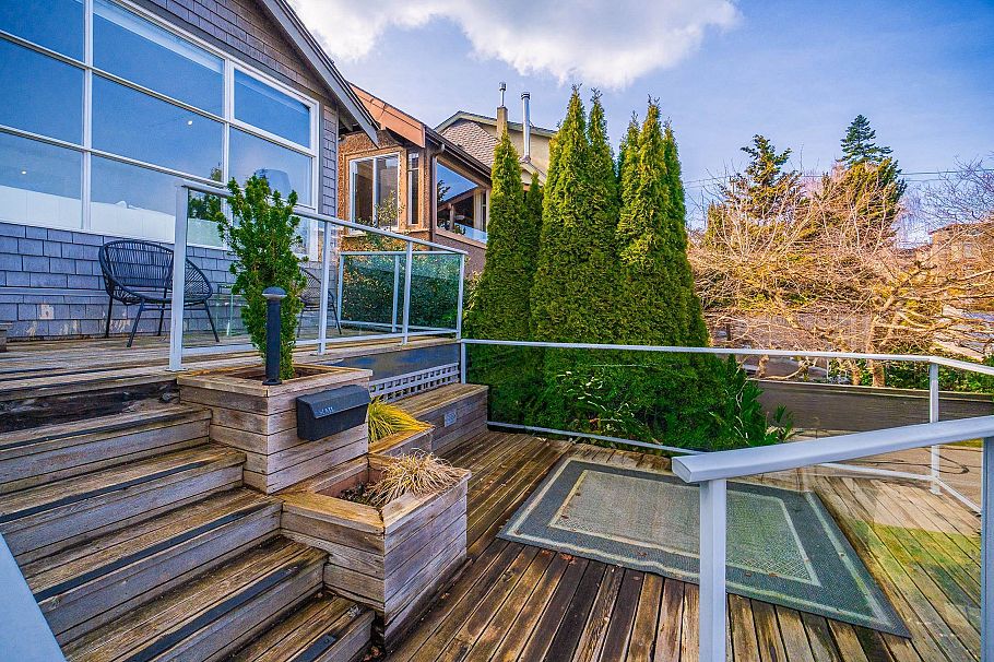3762 W 13th Avenue Vancouver, BC - 23