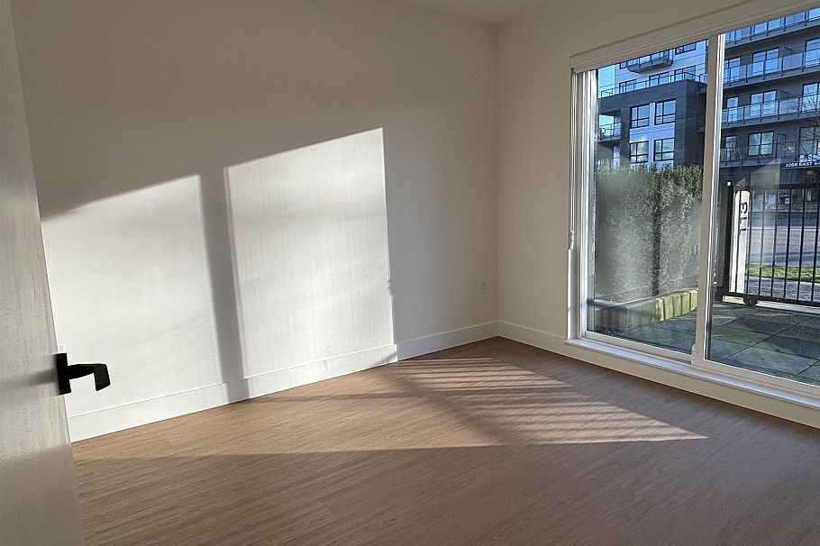 113 2235 E Broadway Vancouver, BC - 9