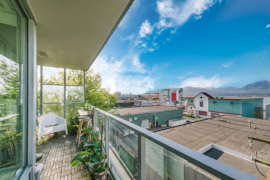 302 933 E Hastings Street Vancouver, BC - 24