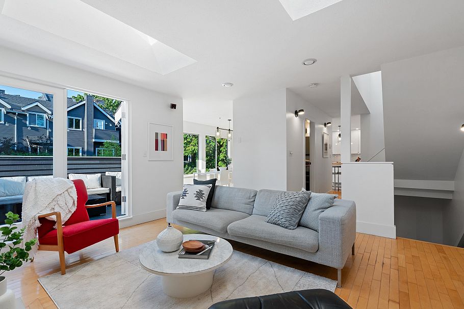 2343 W 7th Avenue Vancouver, BC - 5