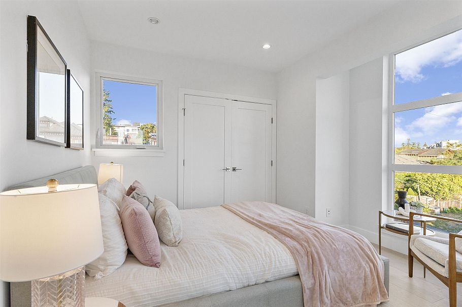 2 434 E 1st Street North Vancouver, BC - 18