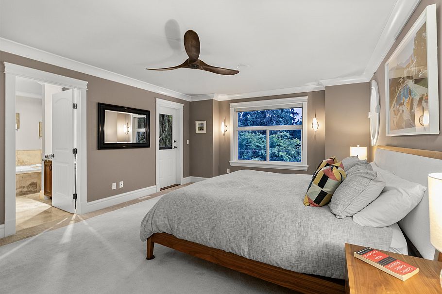 452 Tempe Crescent North Vancouver, BC - 24