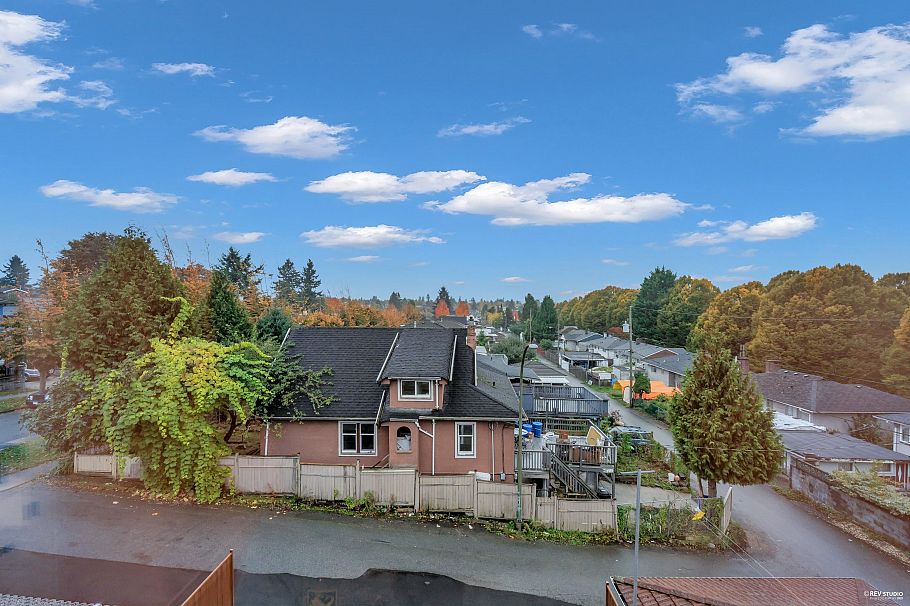 3 3090 Vanness Avenue Vancouver, BC - 2