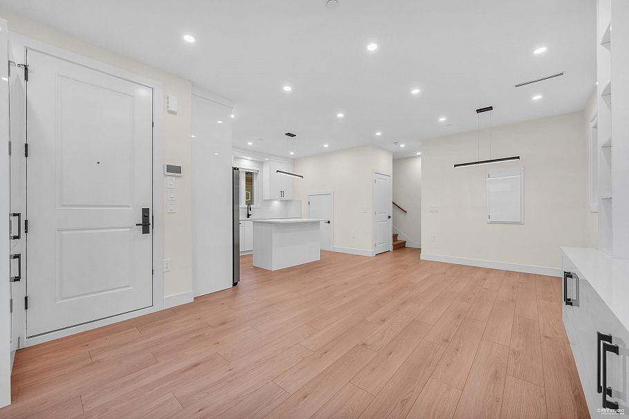 3 3090 Vanness Avenue Vancouver, BC - 9