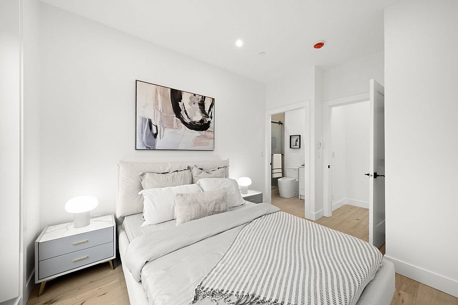 2 1967 E 13th Avenue Vancouver, BC - 27