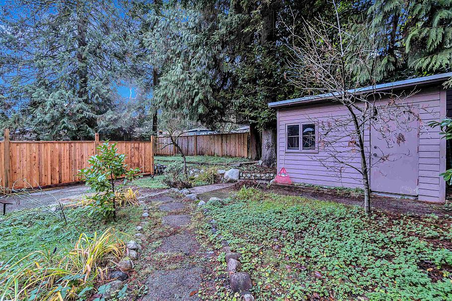 1219 Arborlynn Drive North Vancouver, BC - 38