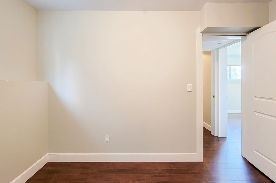 3096 E 26th Avenue Vancouver, BC - 25