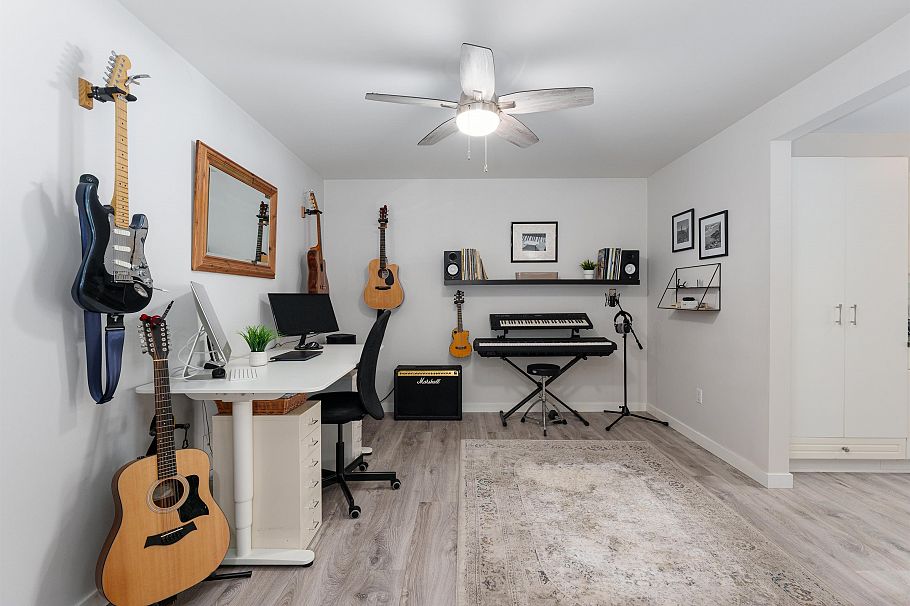 212 3690 Banff Court North Vancouver, BC - 19