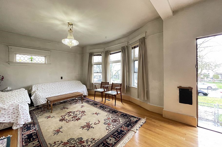 2250 E Pender Street Vancouver, BC - 4