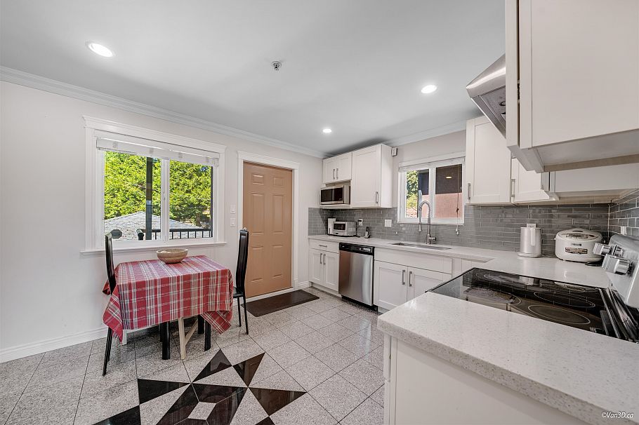 7531 Oak Street Vancouver, BC - 9