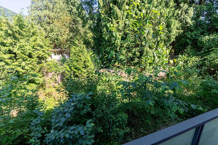 4676 Capilano Road North Vancouver, BC - 34