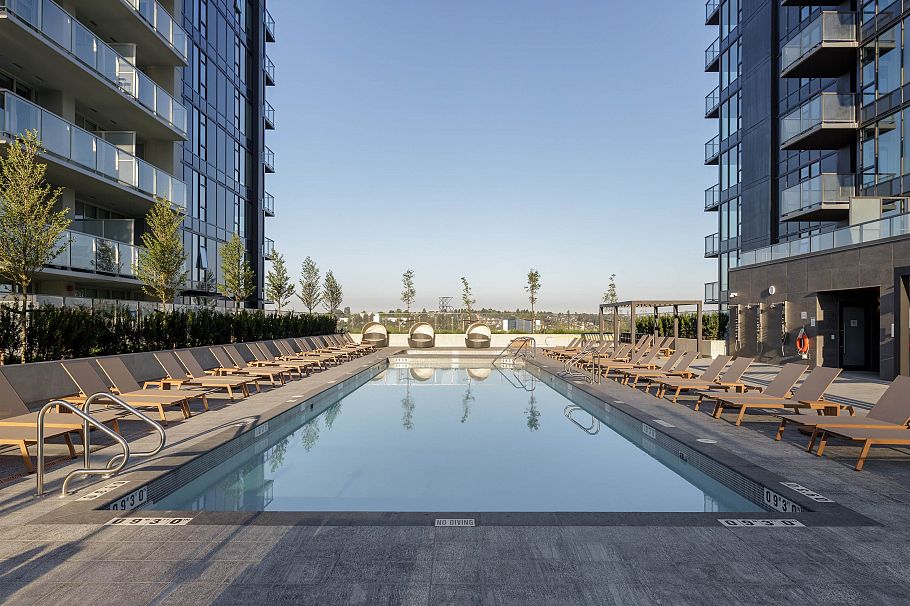 4304 4168 Lougheed Highway Burnaby, BC - 17