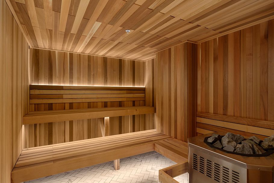 4306 4168 Lougheed Highway Burnaby, BC - 4