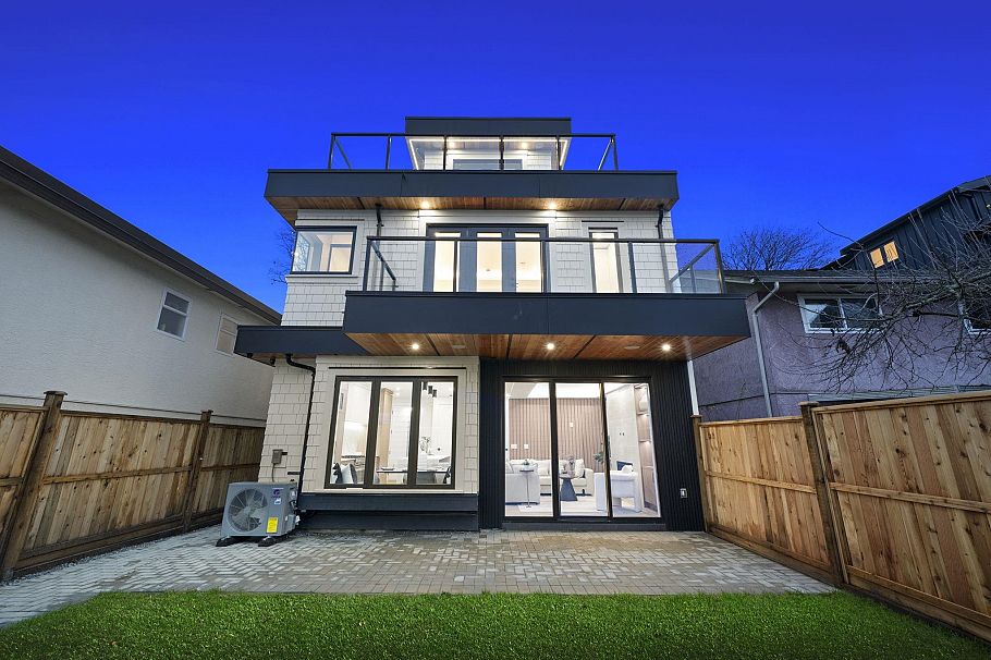 2 1967 E 13th Avenue Vancouver, BC - 1