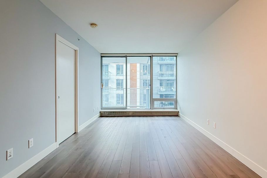 203 8031 Nunavut Lane Vancouver, BC - 7