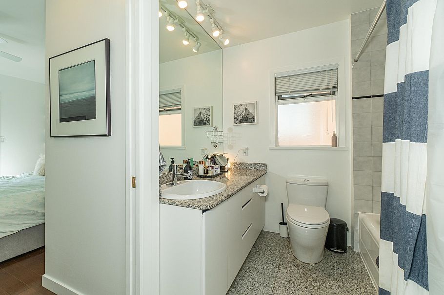 3762 W 13th Avenue Vancouver, BC - 13