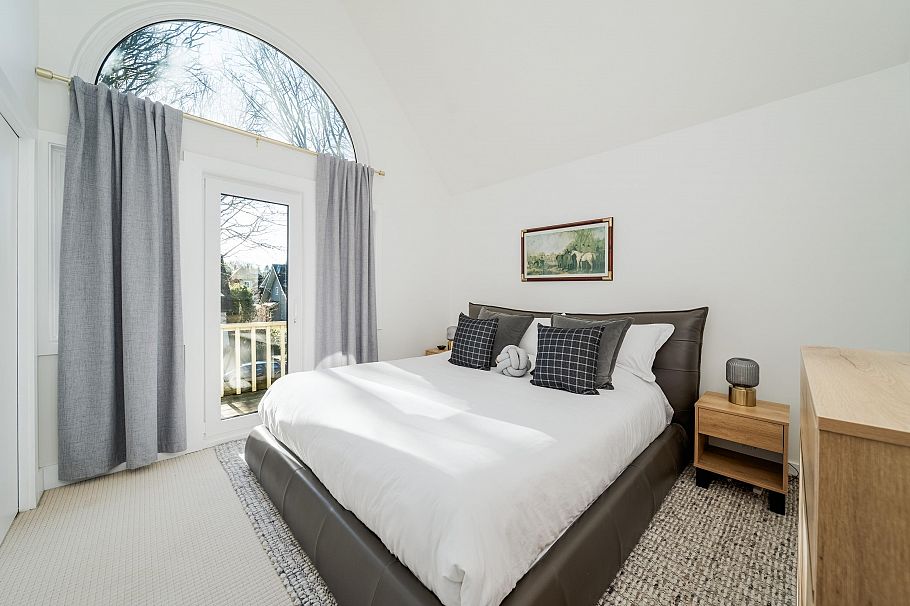 141 W 13th Avenue Vancouver, BC - 10