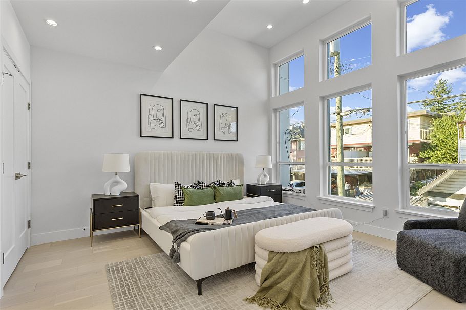 2 434 E 1st Street North Vancouver, BC - 11