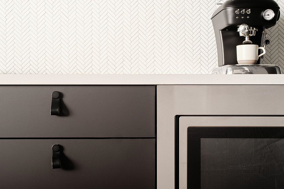 208 1680 East 12th Avenue Vancouver, BC - 5