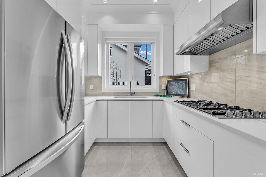 4112 W 11th Avenue Vancouver, BC - 13