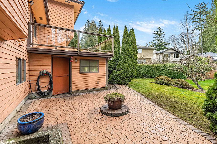 2310 Magnussen Place North Vancouver, BC - 23