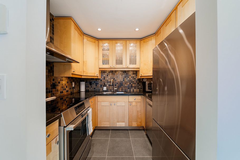 141 W 13th Avenue Vancouver, BC - 5