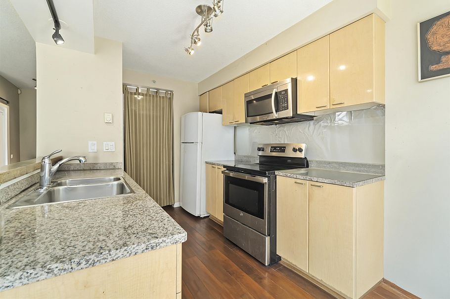 1106 1200 W Georgia Street Vancouver, BC - 10