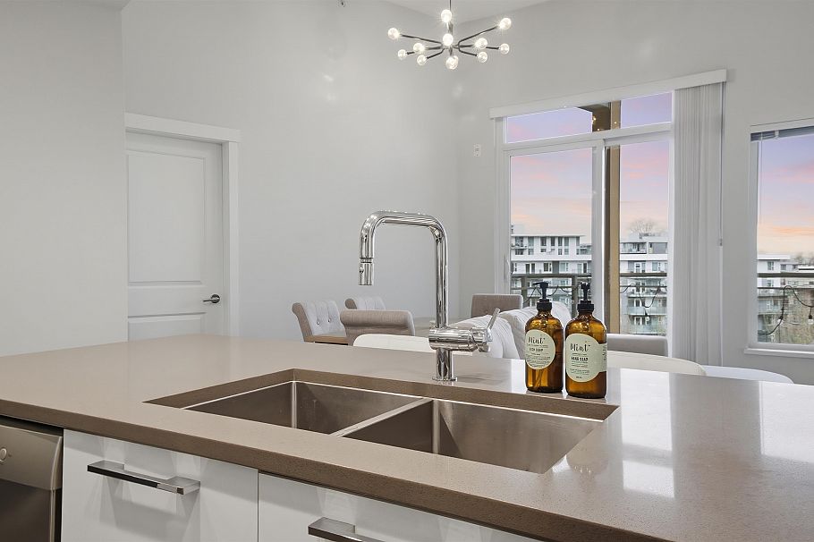 507 3263 Pierview Crescent Vancouver, BC - 4