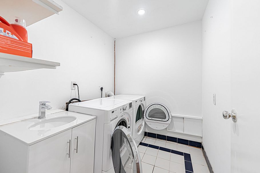 4327 Locarno Crescent Vancouver, BC - 37