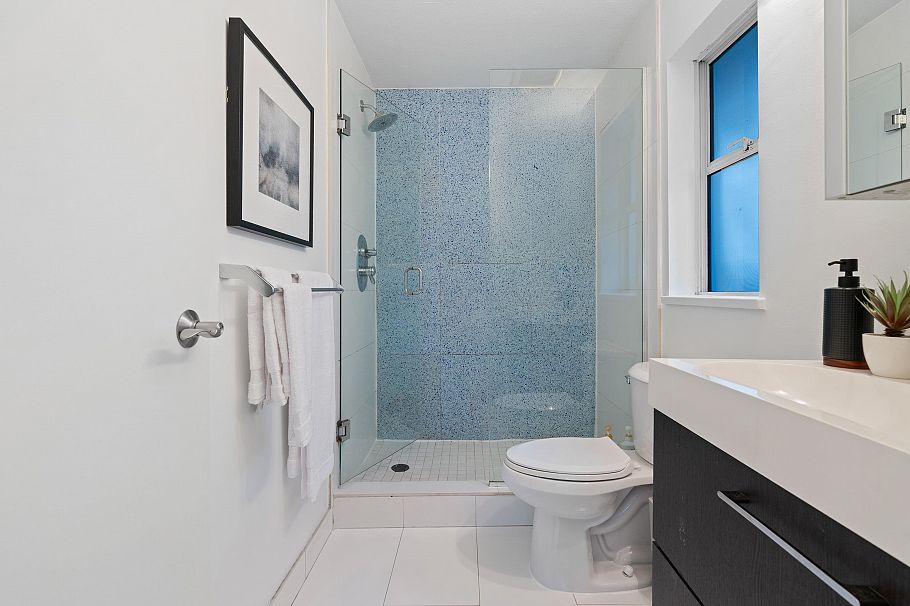 2343 W 7th Avenue Vancouver, BC - 21