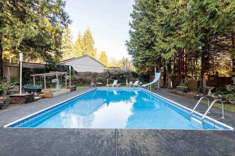 1670 Ayleslynn Drive North Vancouver, BC - 28