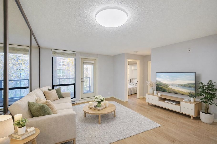 318 3638 Vanness Avenue Vancouver, BC - 1