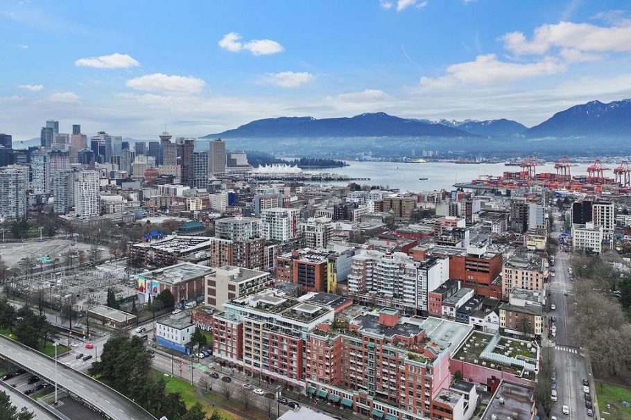 213 221 Union Street Vancouver, BC - 27