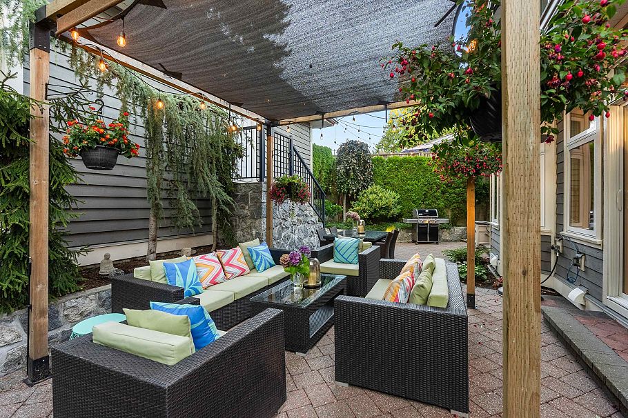 452 Tempe Crescent North Vancouver, BC - 20