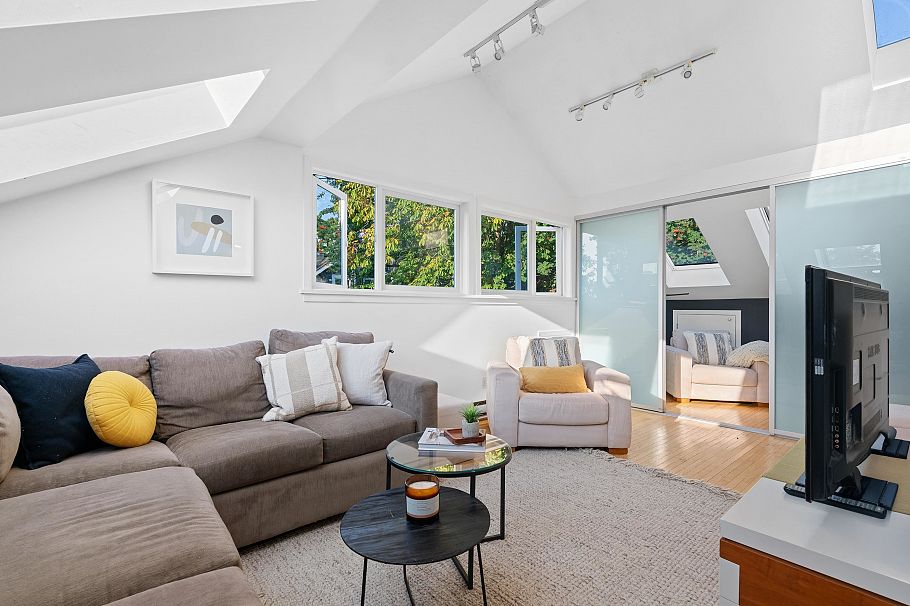 2343 W 7th Avenue Vancouver, BC - 27