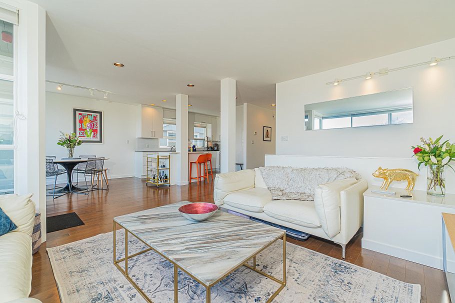 3762 W 13th Avenue Vancouver, BC - 8